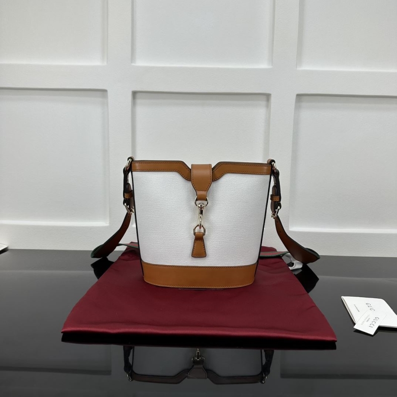 G*u*i bucket bags